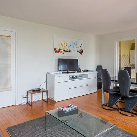Ixelles Apartman *